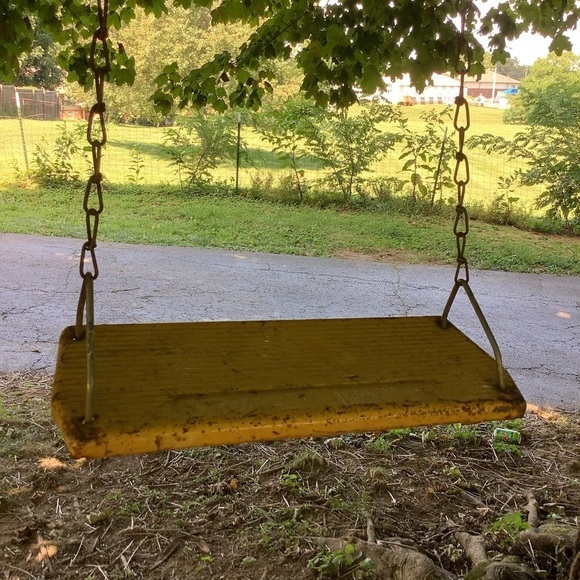 1950’s Vintage Metal Yellow Chippy Paint School Yard Swing Chains - Picture 1 of 8